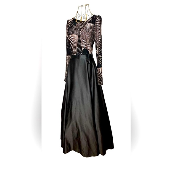 Betsy & Adam Black & Gold Long Sleeve Glitter Gianni Maxi Gown w/ Pockets Size 4 - Picture 1 of 16